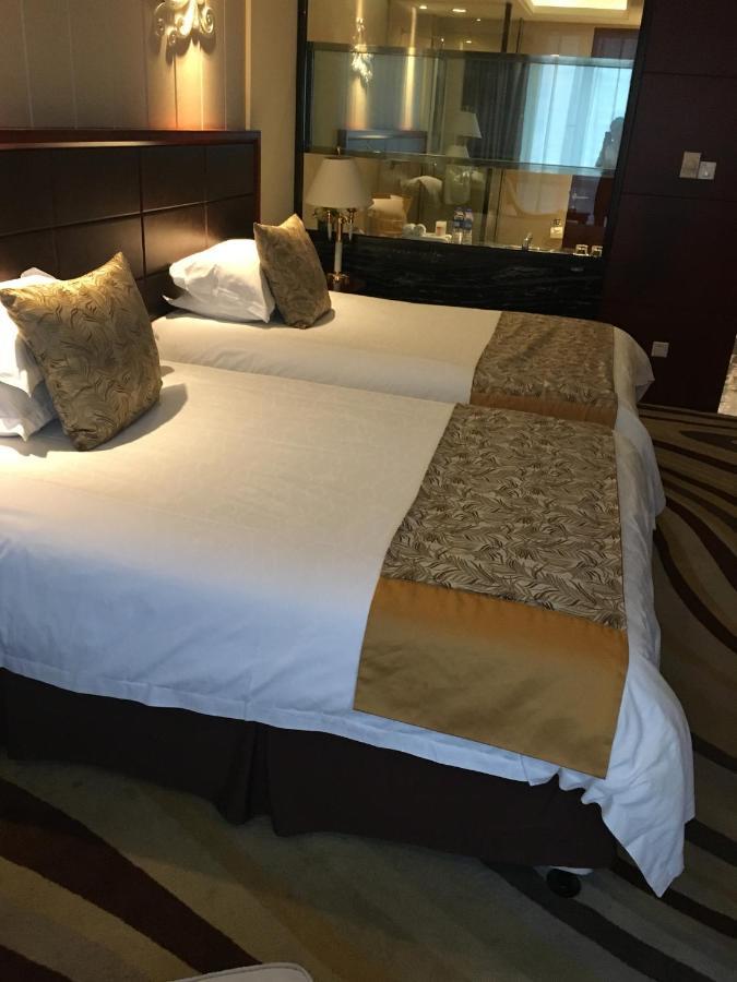 Ramada Yangzhou Baoying Hotell Exteriör bild