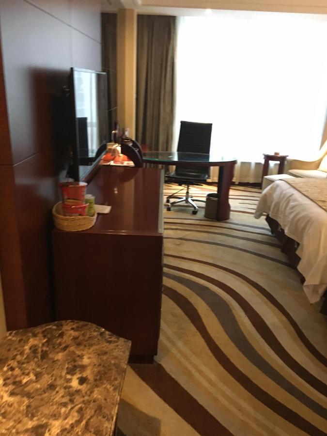 Ramada Yangzhou Baoying Hotell Exteriör bild